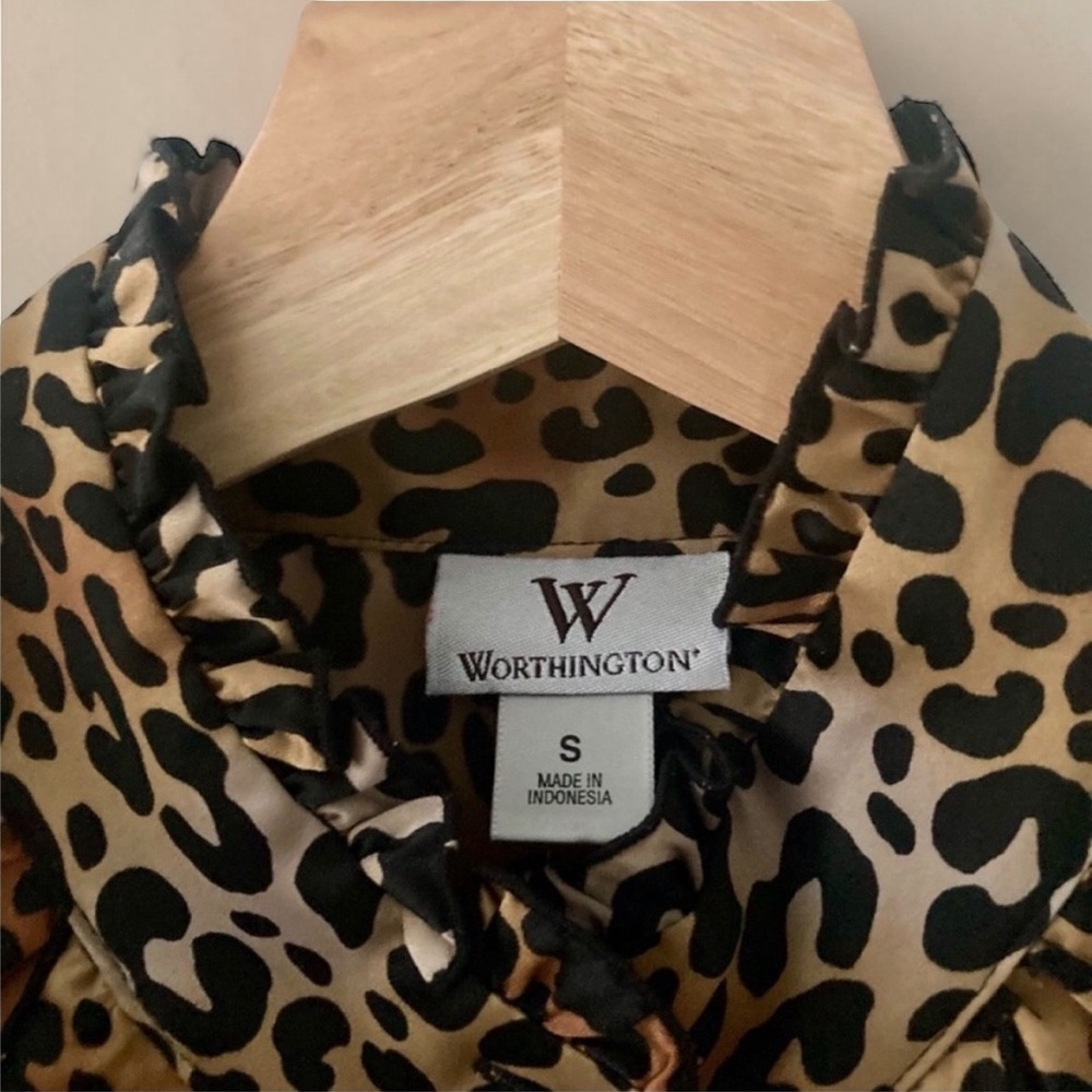 WORTHINGTON Leopard Print Ruffle Blouse Size Small Short Sleeve Button Front - Picture 4 of 9